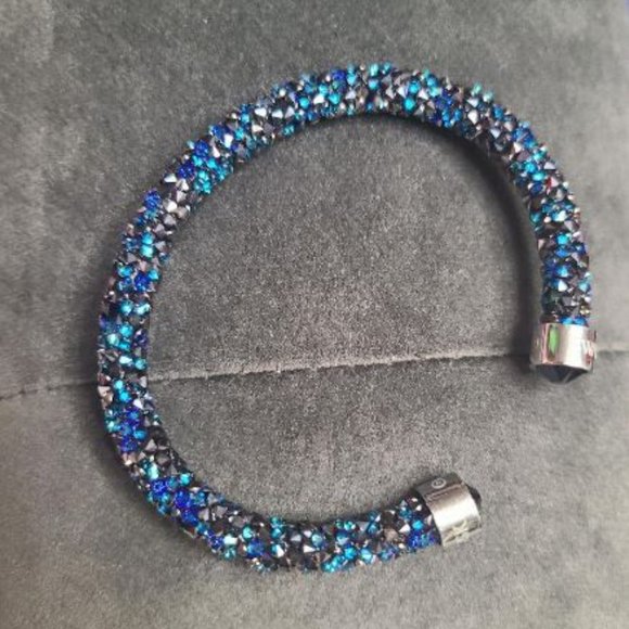 BRAND NWT Authentic Swarovski Blue Crystaldust Cuff Bracelet - Picture 3 of 4